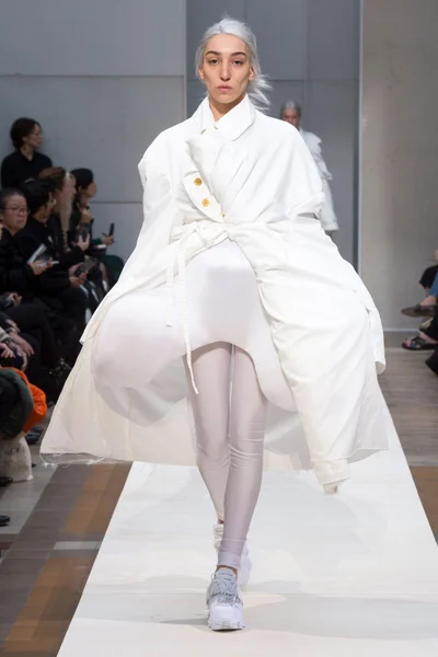 Look 24